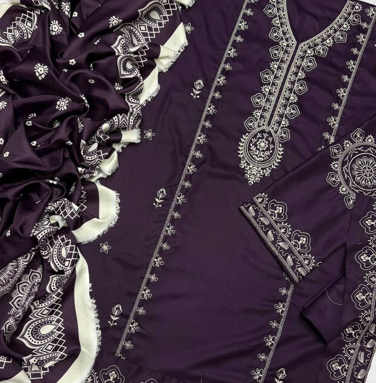 Aneela’s 6211 Premium Dhanak 3 Piece Embroidered Winter Suit with Twill Wool Shawl