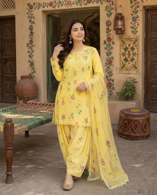 Indian Boti 3 Piece Winter Collection – Dhanak Air Jet Embroidered Suit | Code 001