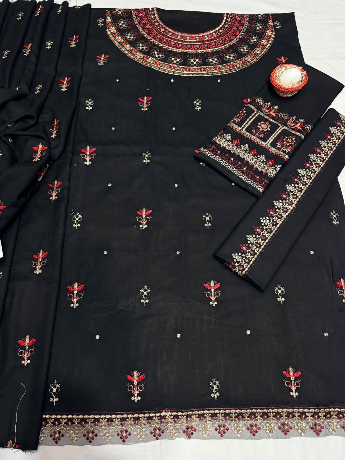 Tiraz 9014 – Winter 3 Piece Heavy Embroidered Collection